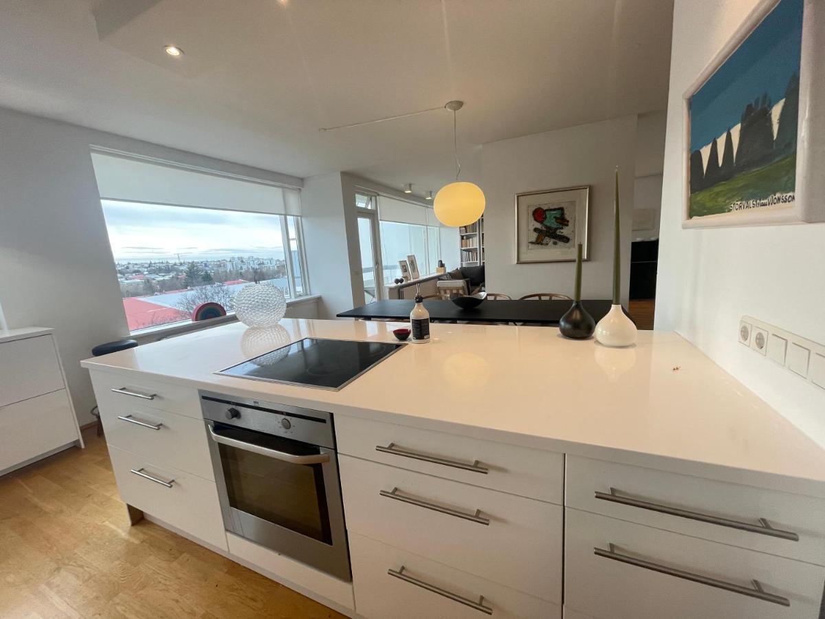 Leilighet Modern And Centrally Located 3bedr In *